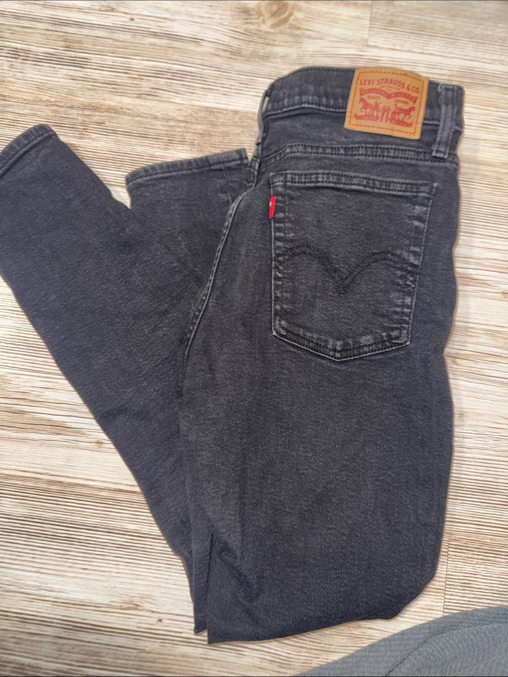 Levi's Wedgie Skinny Jeans in Washed Black
